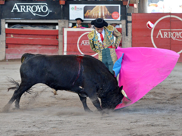 El remate de Santiago Romero