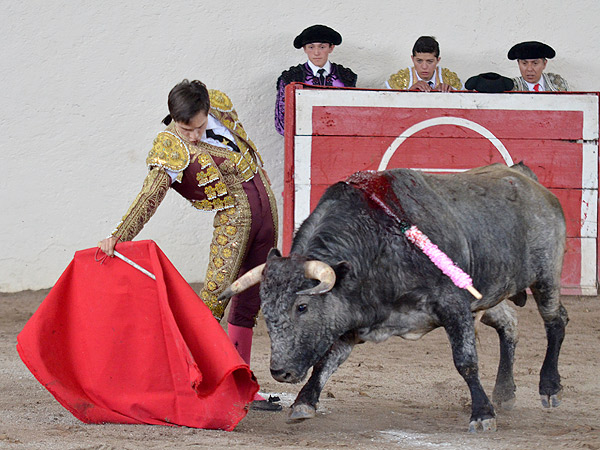 Con la derecha, Lagartijo