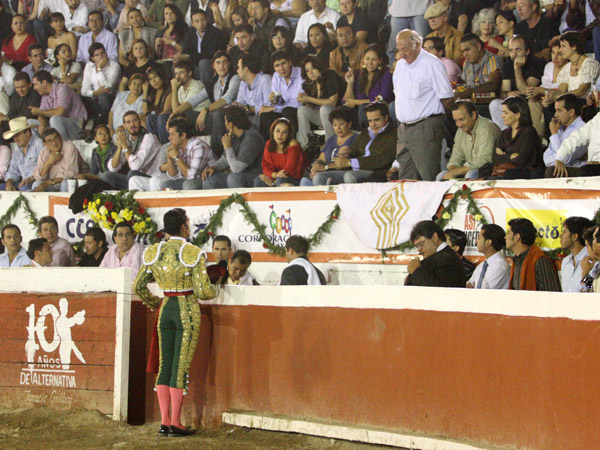 Brindis a Fernando de la Mora