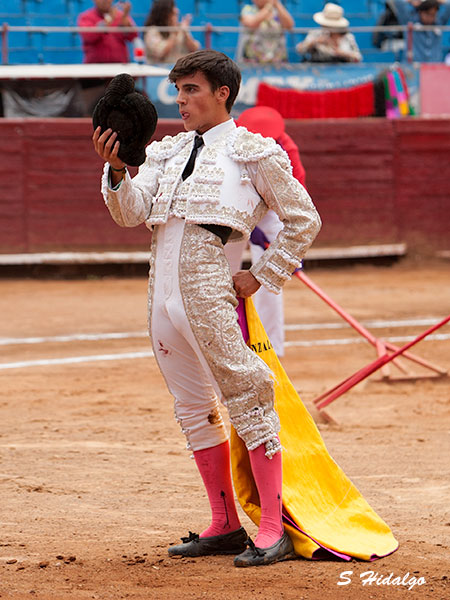 Caballero, salida al tercio