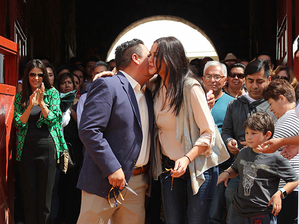 El beso, tras el corte de listn