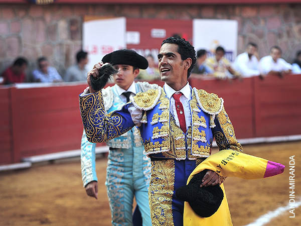 Vuelta de una oreja