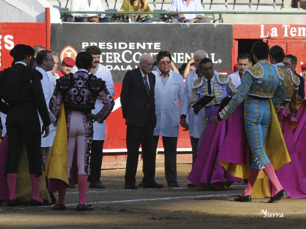 A Vctor Gonzlez Camarena