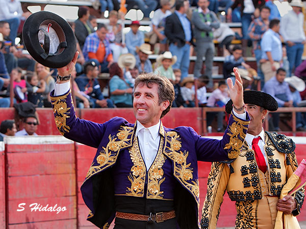 Pablo recibiendo el reconocimiento